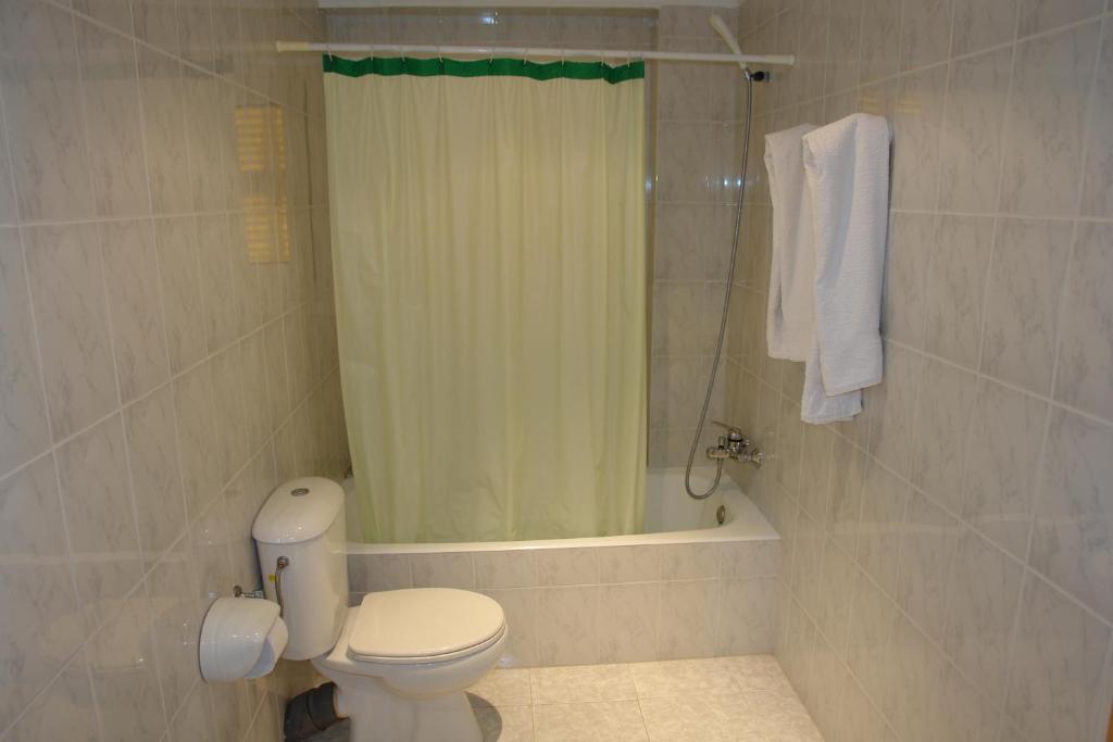 Single Room,680742804:JPEG